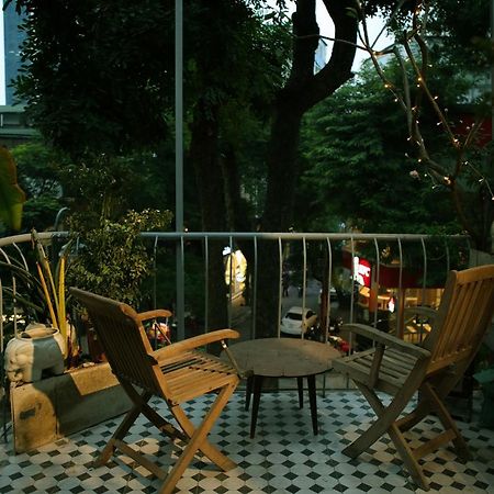 The First Ba Trieu Ha Noi Bed and Breakfast Hanoi Eksteriør billede