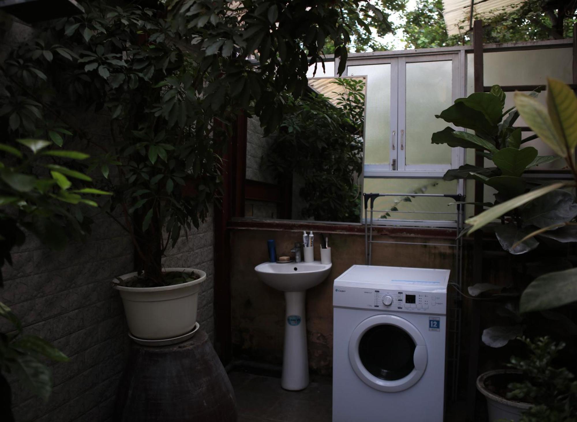 The First Ba Trieu Ha Noi Bed and Breakfast Hanoi Eksteriør billede